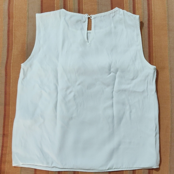 Zara top🤍 - Picture 6 of 9